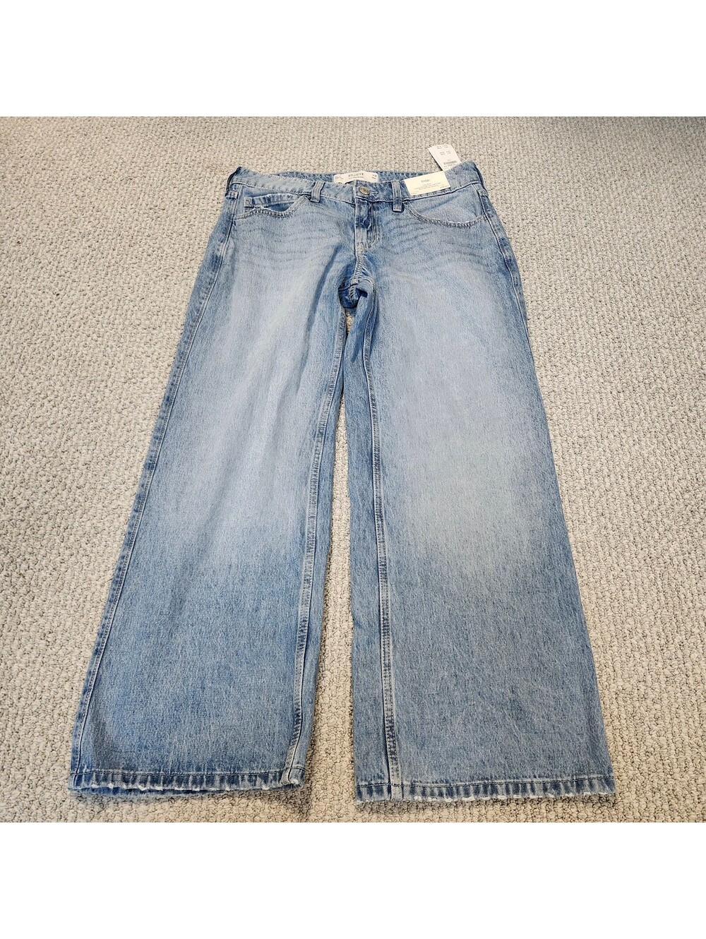 Hollister Low-Rise Baggy Light Wash Blue Jeans Size 6 Short NWT - Picture 1 of 8
